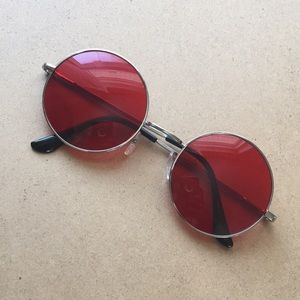 Round Red lens, wire frame glasses